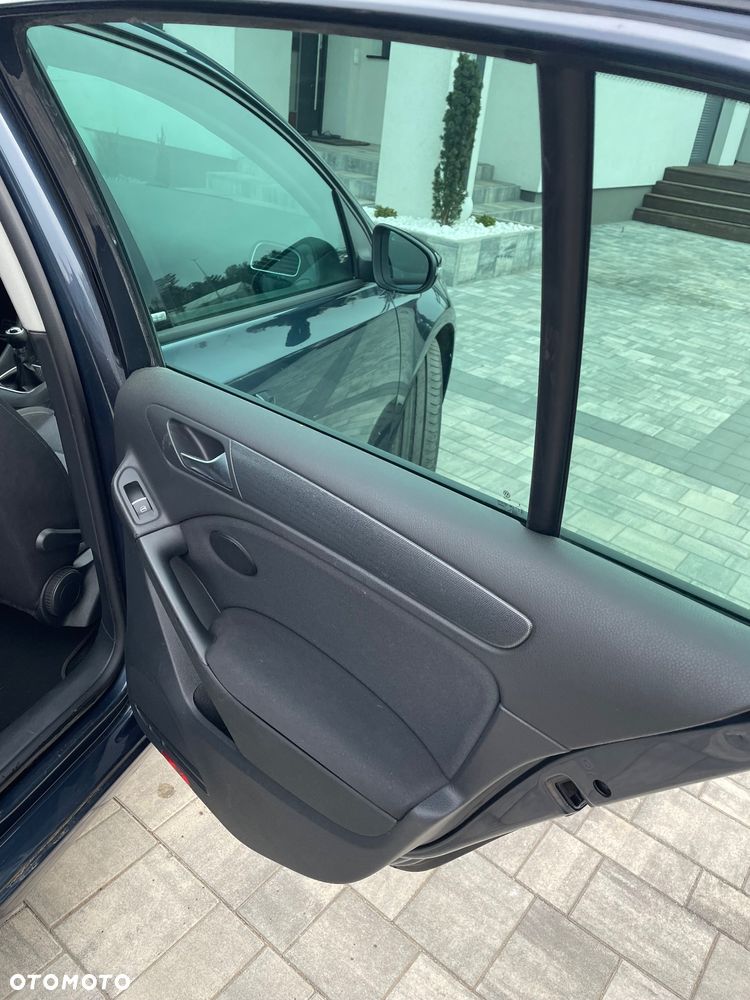 Volkswagen Golf 1.6 TDI DPF Highline - 22