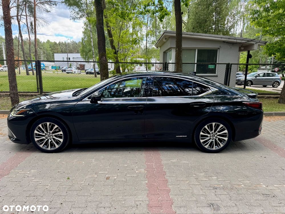 Lexus ES 300h Luxury Line - 11