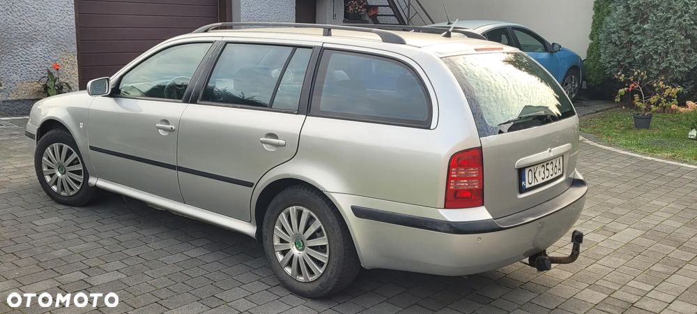 Skoda Octavia 1.8 T Combi Elegance - 4