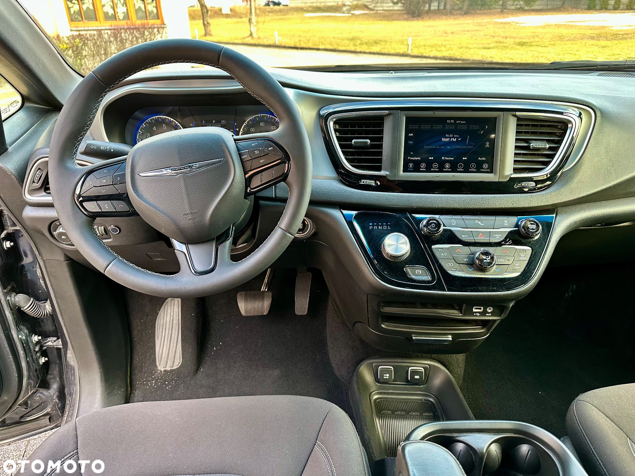 Chrysler Pacifica - 17
