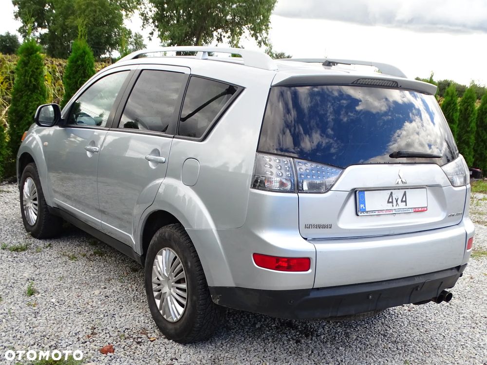 Mitsubishi Outlander - 26