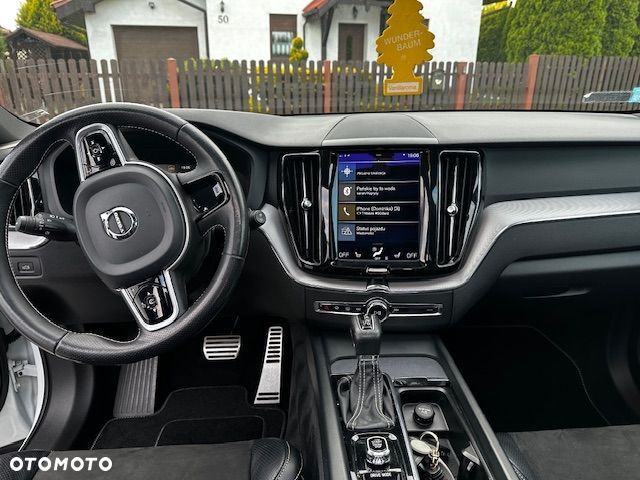 Volvo XC 60 D5 AWD R-Design - 11