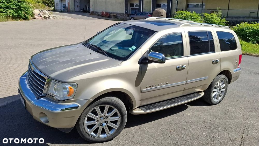Chrysler Aspen - 1