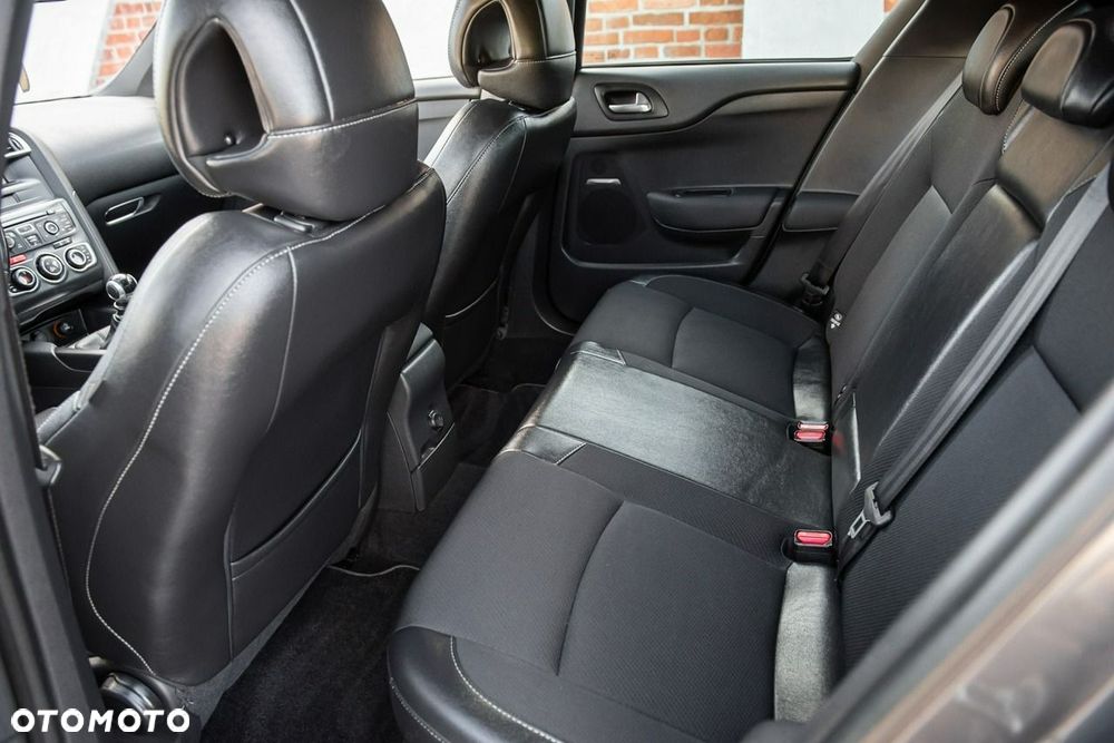 Citroën DS4 e-HDi 115 Urban Show - 8