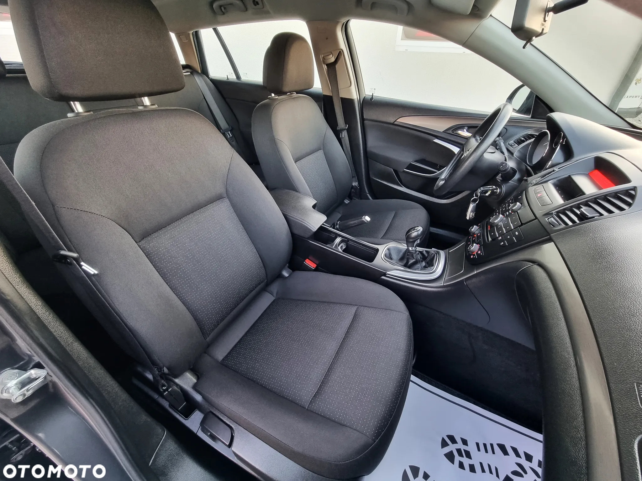 Opel Insignia 1.8 Sports Tourer Design Edition - 11