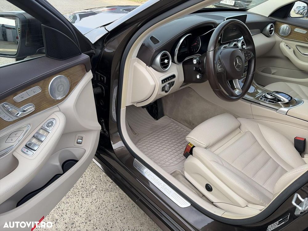 Mercedes-Benz C 400 4MATIC - 9