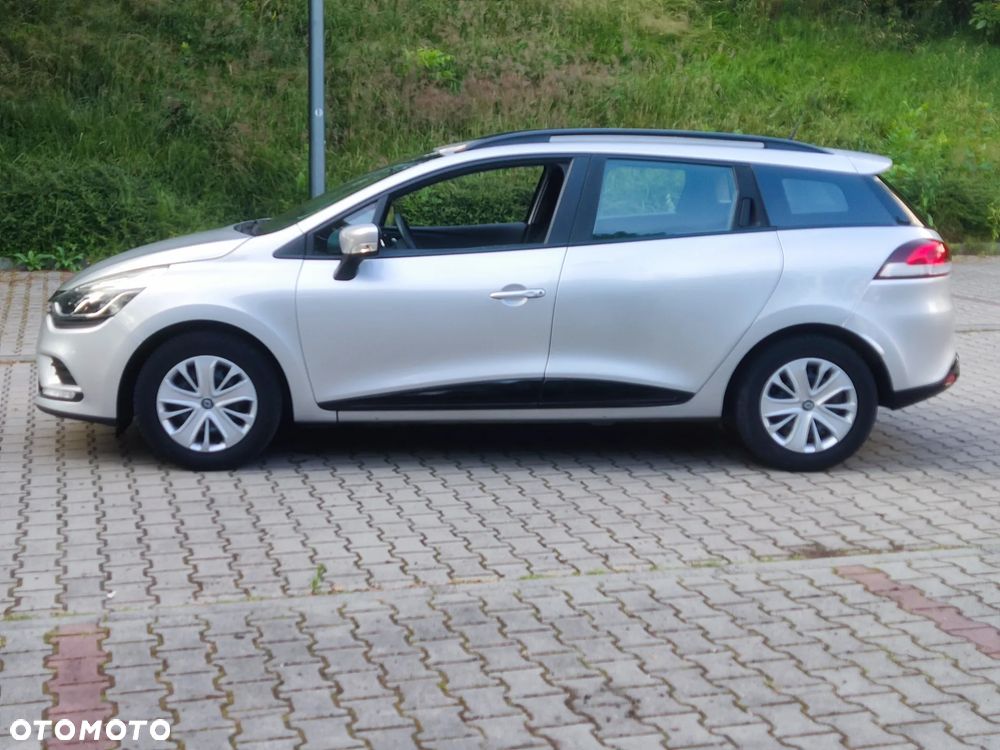 Renault Clio 1.2 16V Confort Privilege - 11