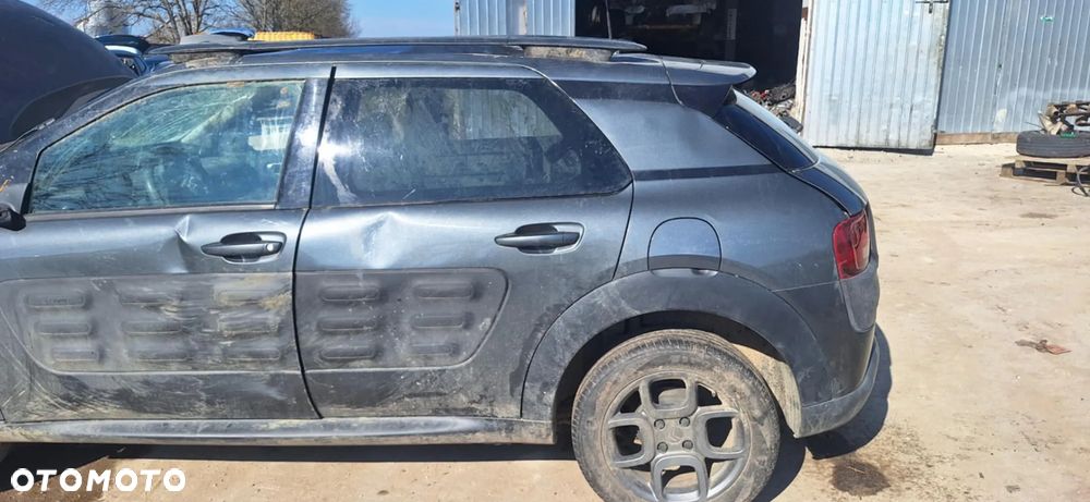 Citroen C4 CACTUS KTPD błotnik lewy tył - 1