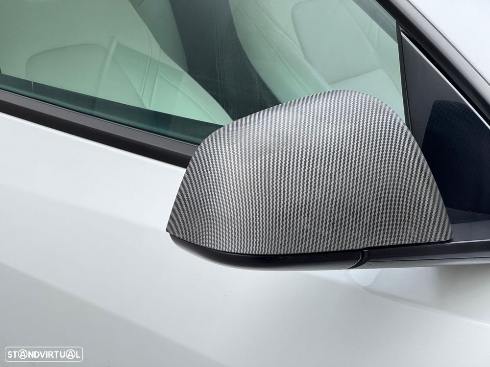 Tesla Model Y Standard Long Range RWD - 34