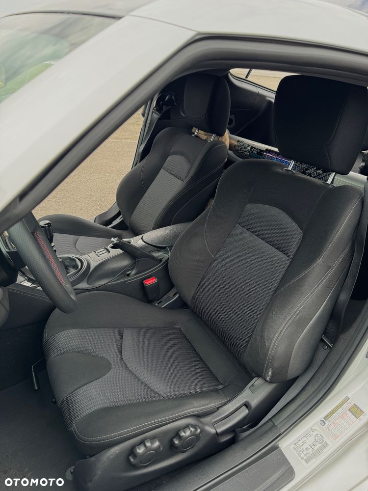 Nissan 370 Z Standard - 9
