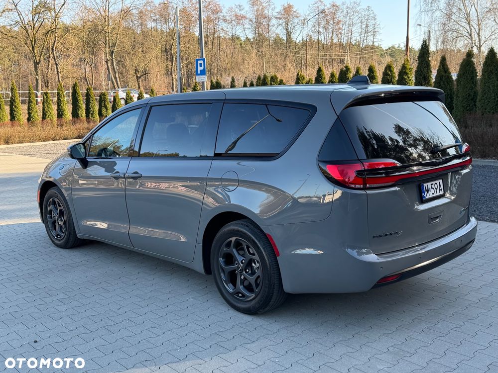 Chrysler Pacifica - 9