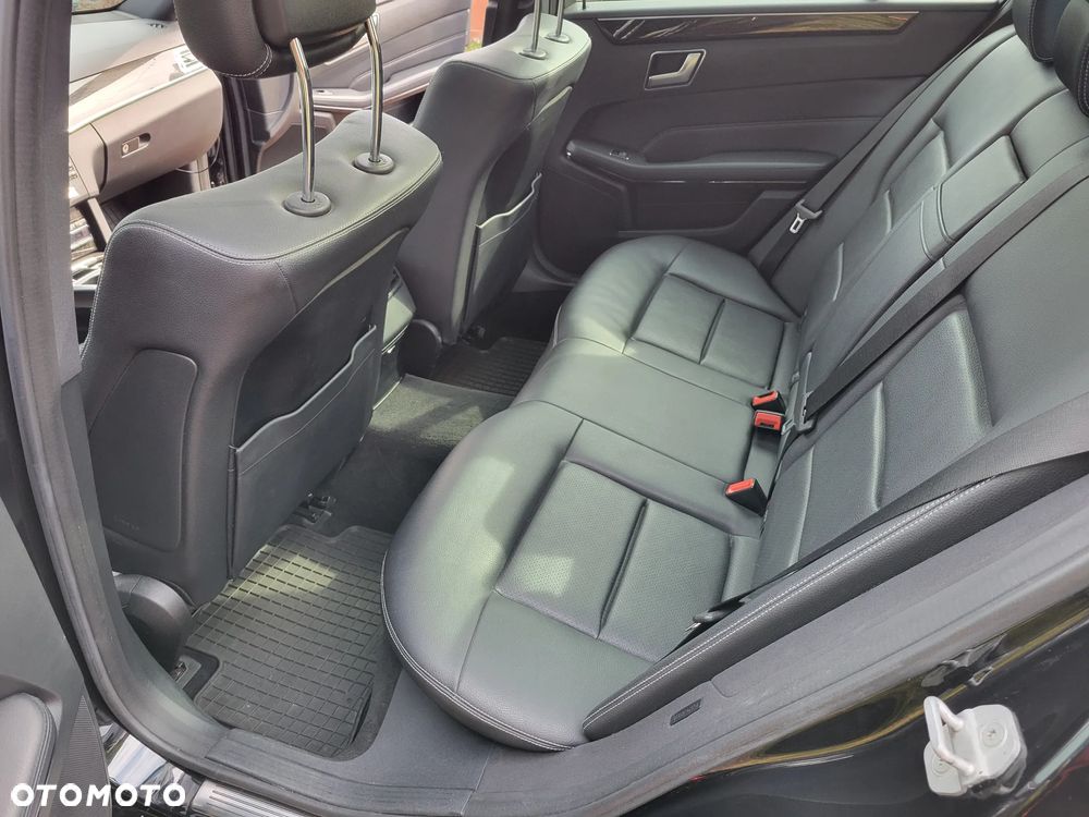 Mercedes-Benz Klasa E 250 BlueTEC 4Matic 7G-TRONIC Avantgarde - 9