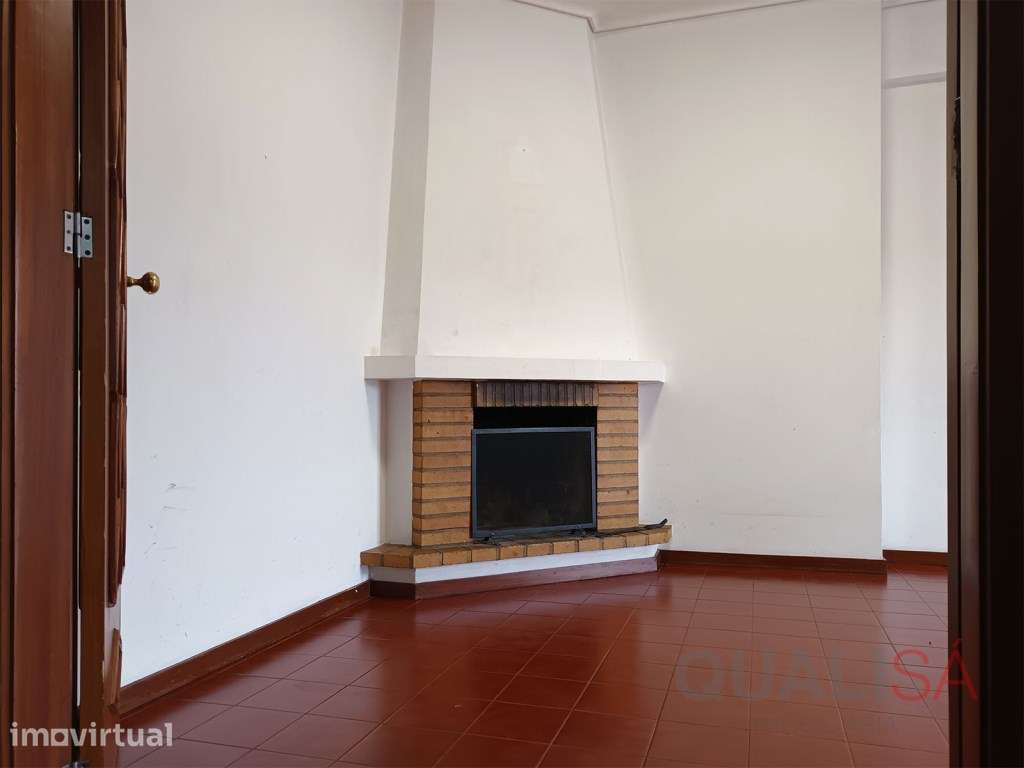 Apartamento T2 com varandas e garagem fechada em S. Vítor em Braga - Grande imagem: 2/33