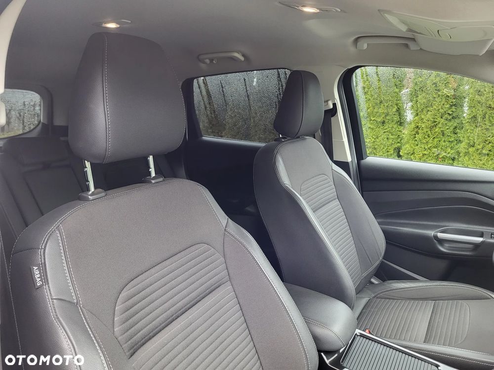 Ford Kuga - 11