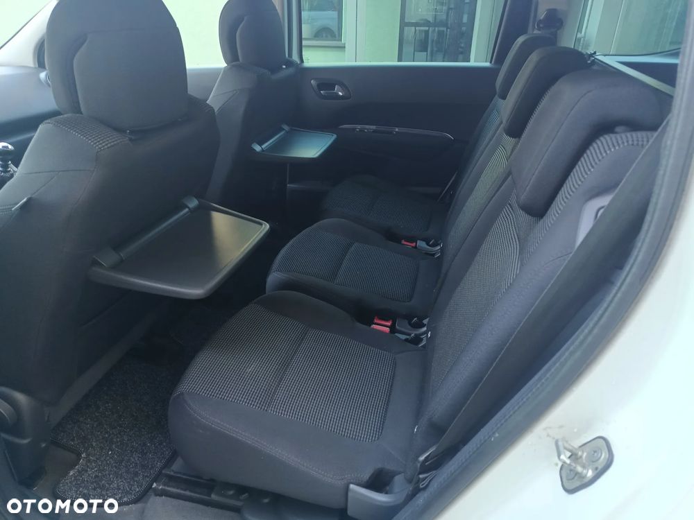 Peugeot 5008 HDI FAP 150 Active - 10