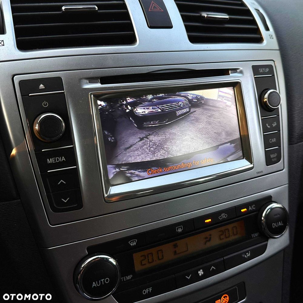 Toyota Avensis - 8