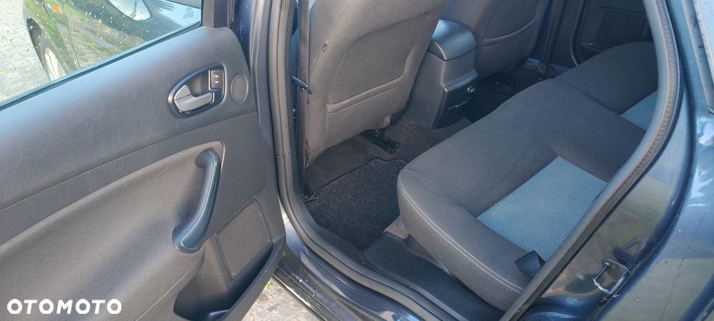 Ford Mondeo 2.0 Ambiente - 12