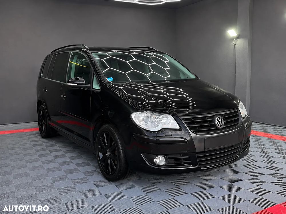 Volkswagen Touran 2.0 TDI DPF Highline DSG - 1