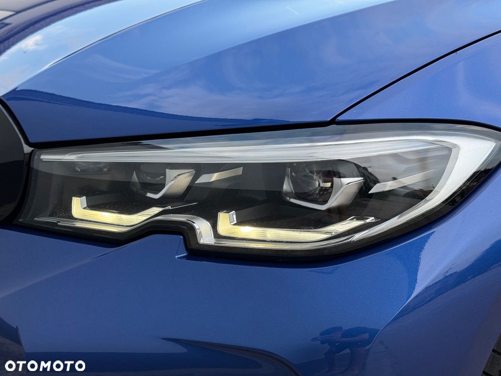 BMW Seria 3 320d xDrive M Sport Sport - 9