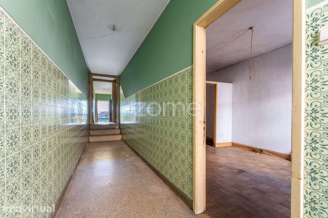 Moradia para reabilitar com enorme jardim na Rua do Bonfim - Grande imagem: 4/28