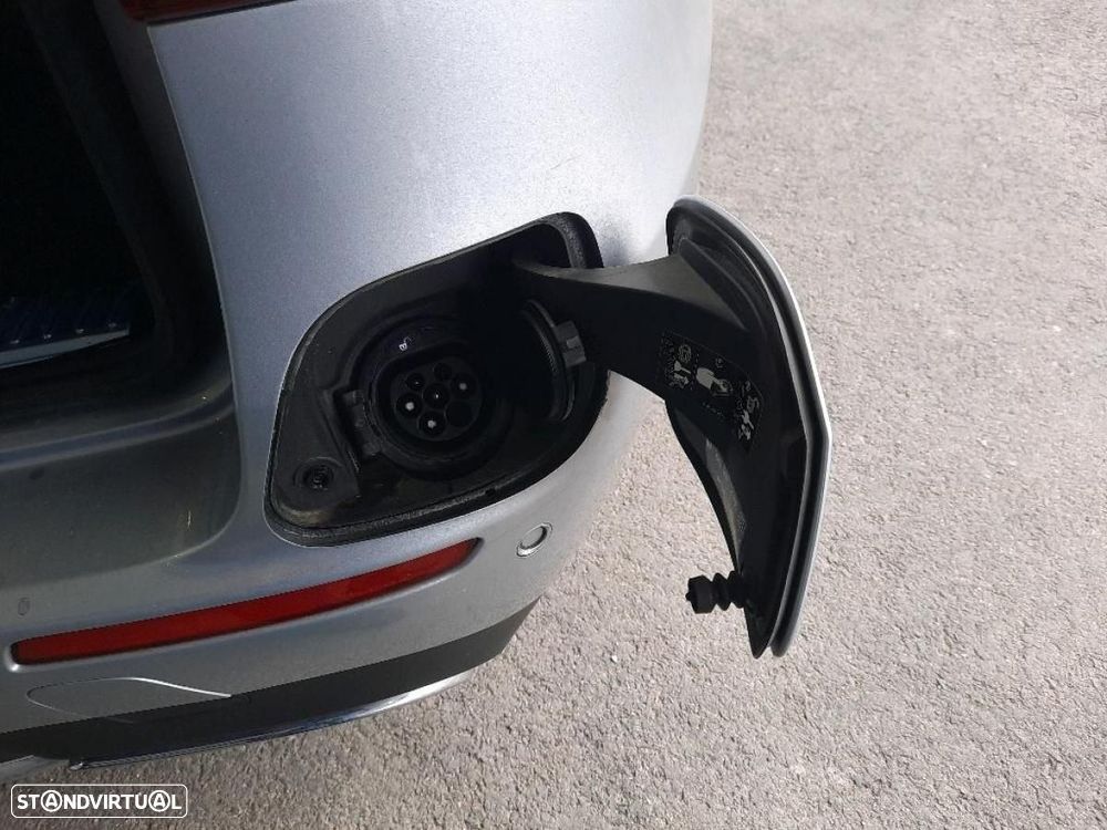 Mercedes-Benz E 300 de AMG Line - 9