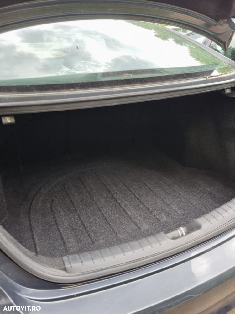 Hyundai Elantra 1.6 CRDI Highway - 19
