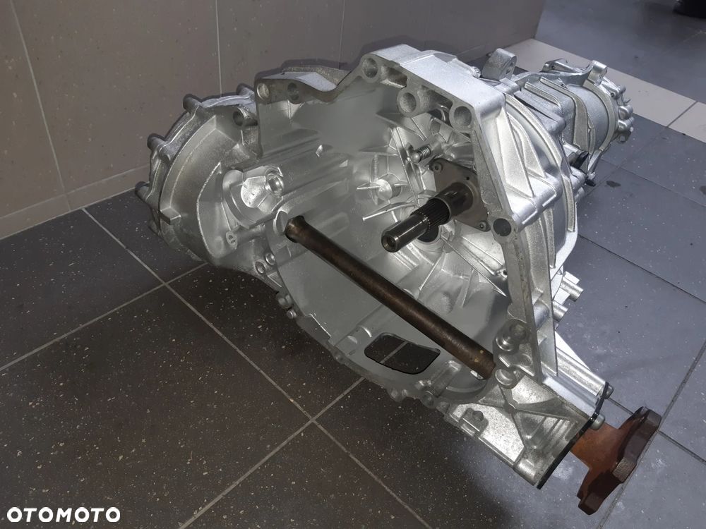 SKRZYNIA BIEGÓW AUDI A4 A5 Q5 4x4 2.0TDI PJF MANUAL - 2