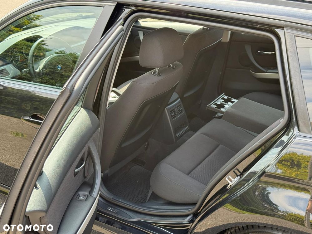 BMW Seria 3 320d - 19