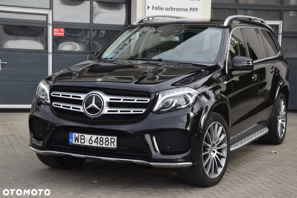 Mercedes-Benz GLS - 33