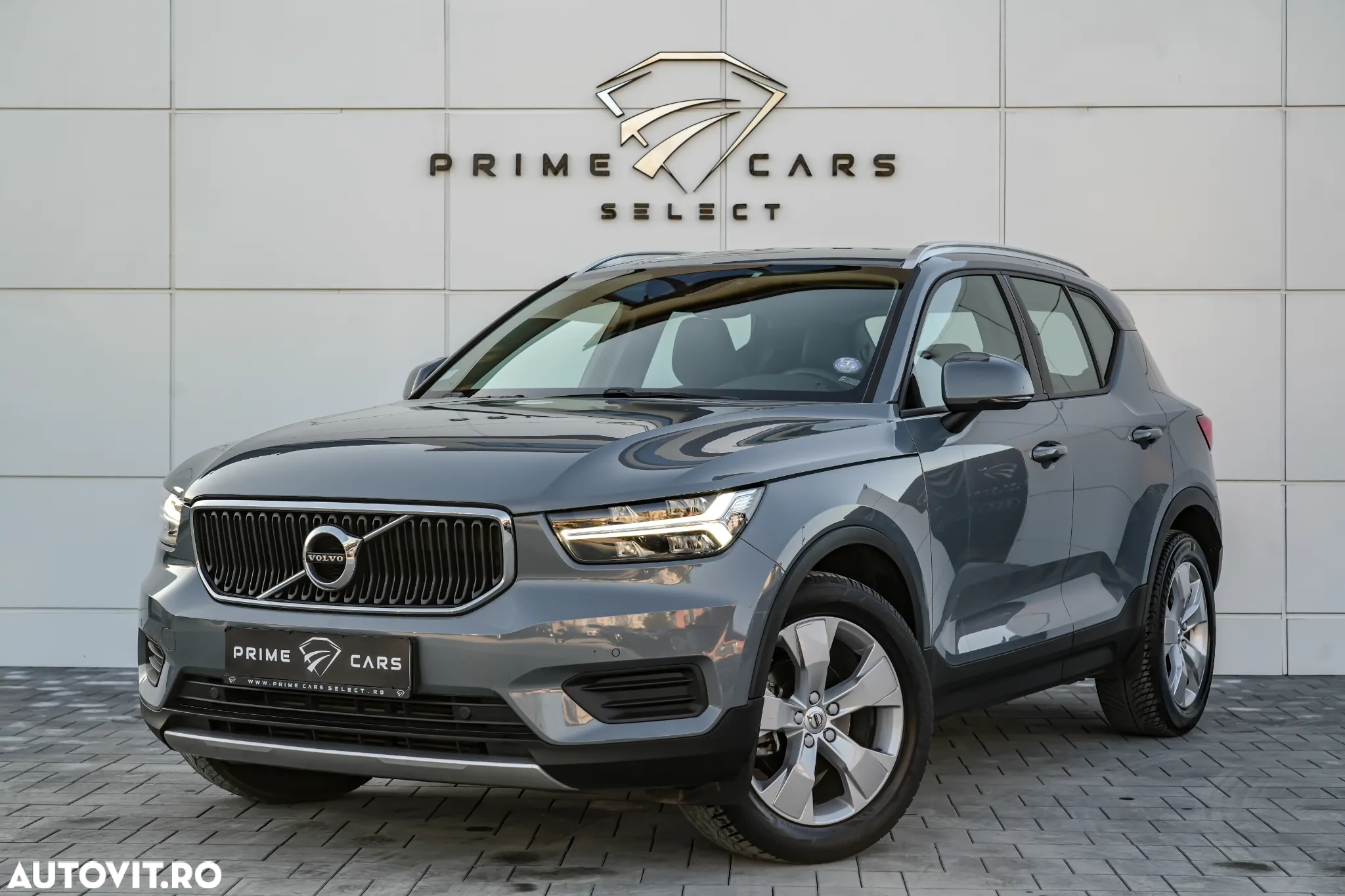 Volvo XC 40 T3 AT8 Momentum Pro - 2