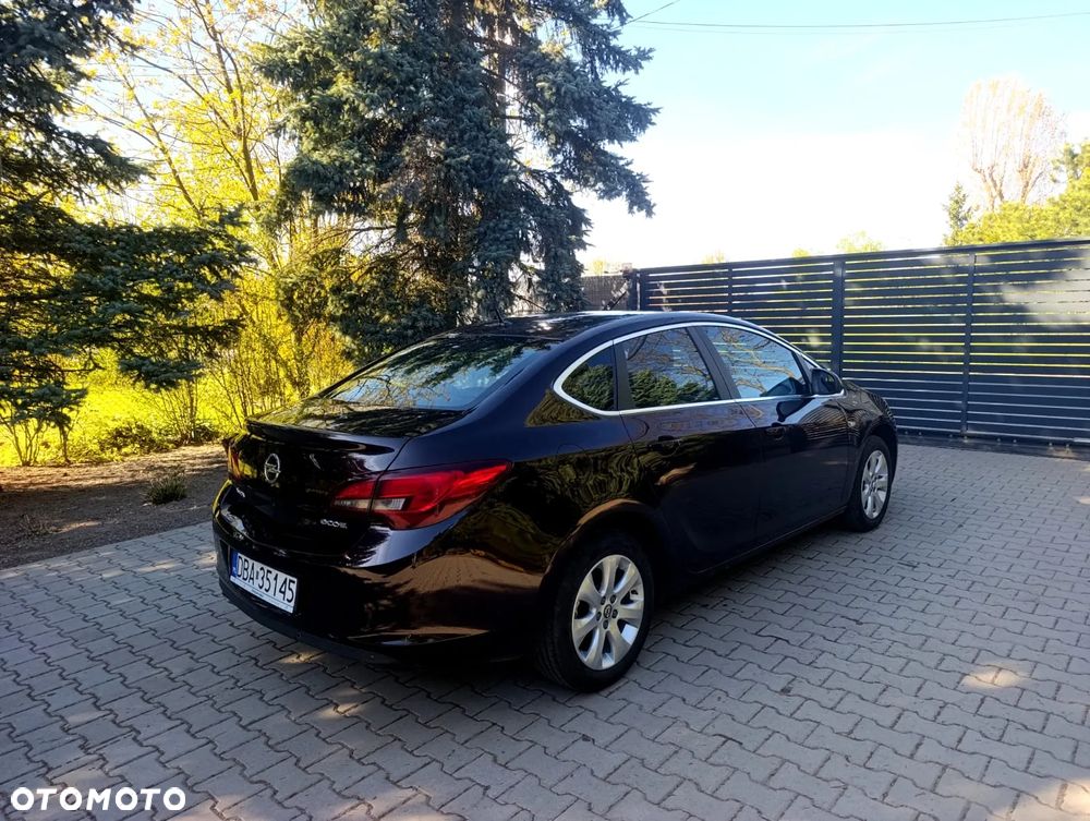 Opel Astra 1.4 T Cosmo EU6 - 8