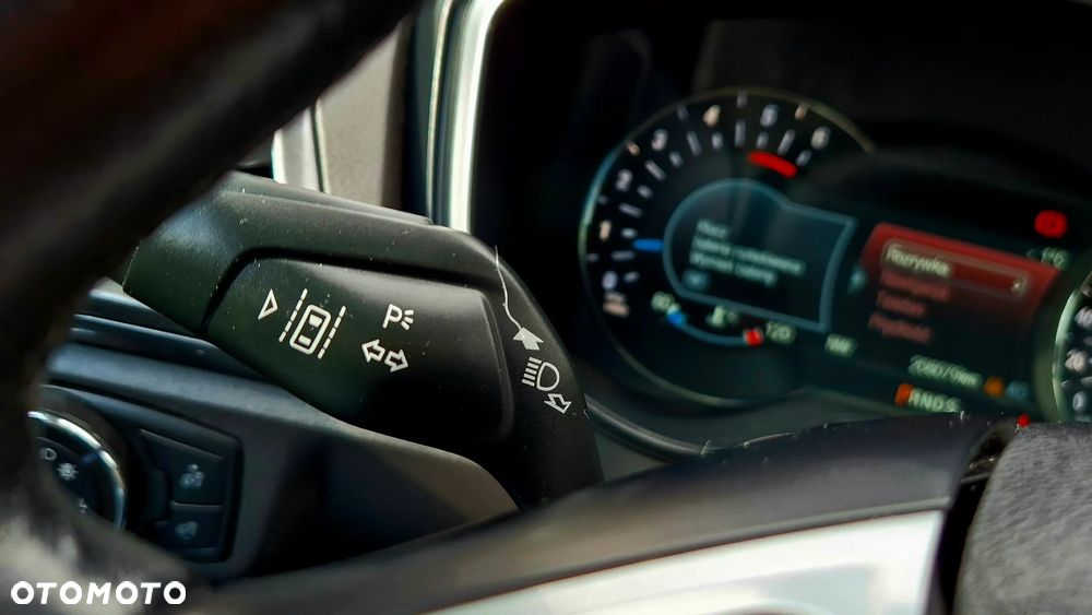 Ford Mondeo 2.0 EcoBlue Titanium - 28