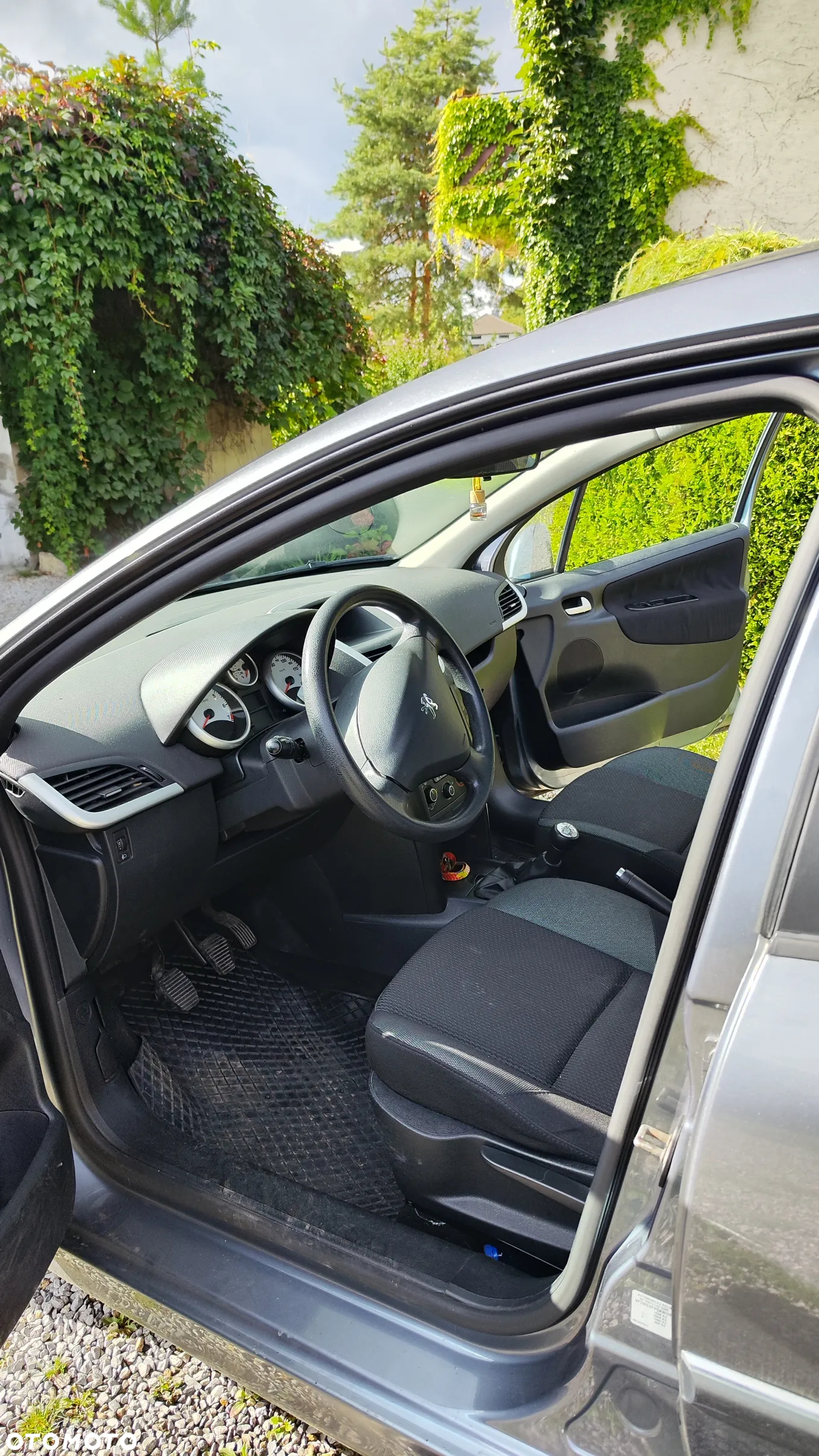 Peugeot 207 1.4 16V Trendy - 5