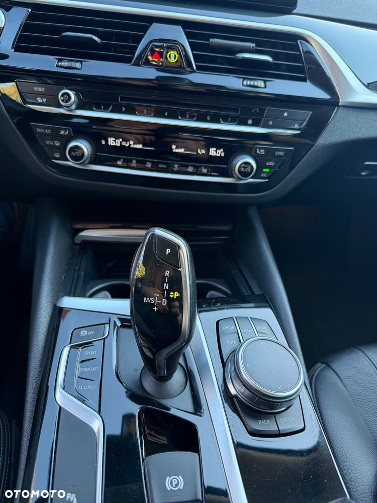 BMW Seria 5 520d - 13