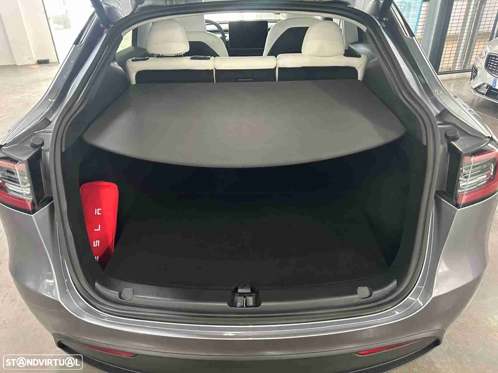 Tesla Model Y Long Range Tração Integral - 16