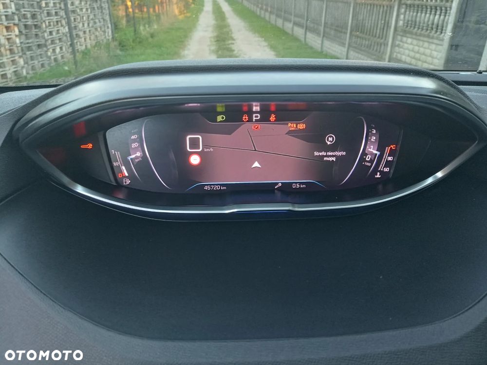 Peugeot 3008 1.5 BlueHDi Allure Pack S&S EAT8 - 23
