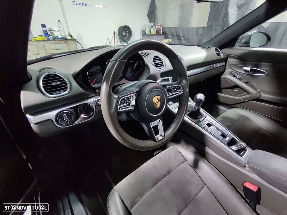 Porsche 718 Boxster 2.0 T - 18