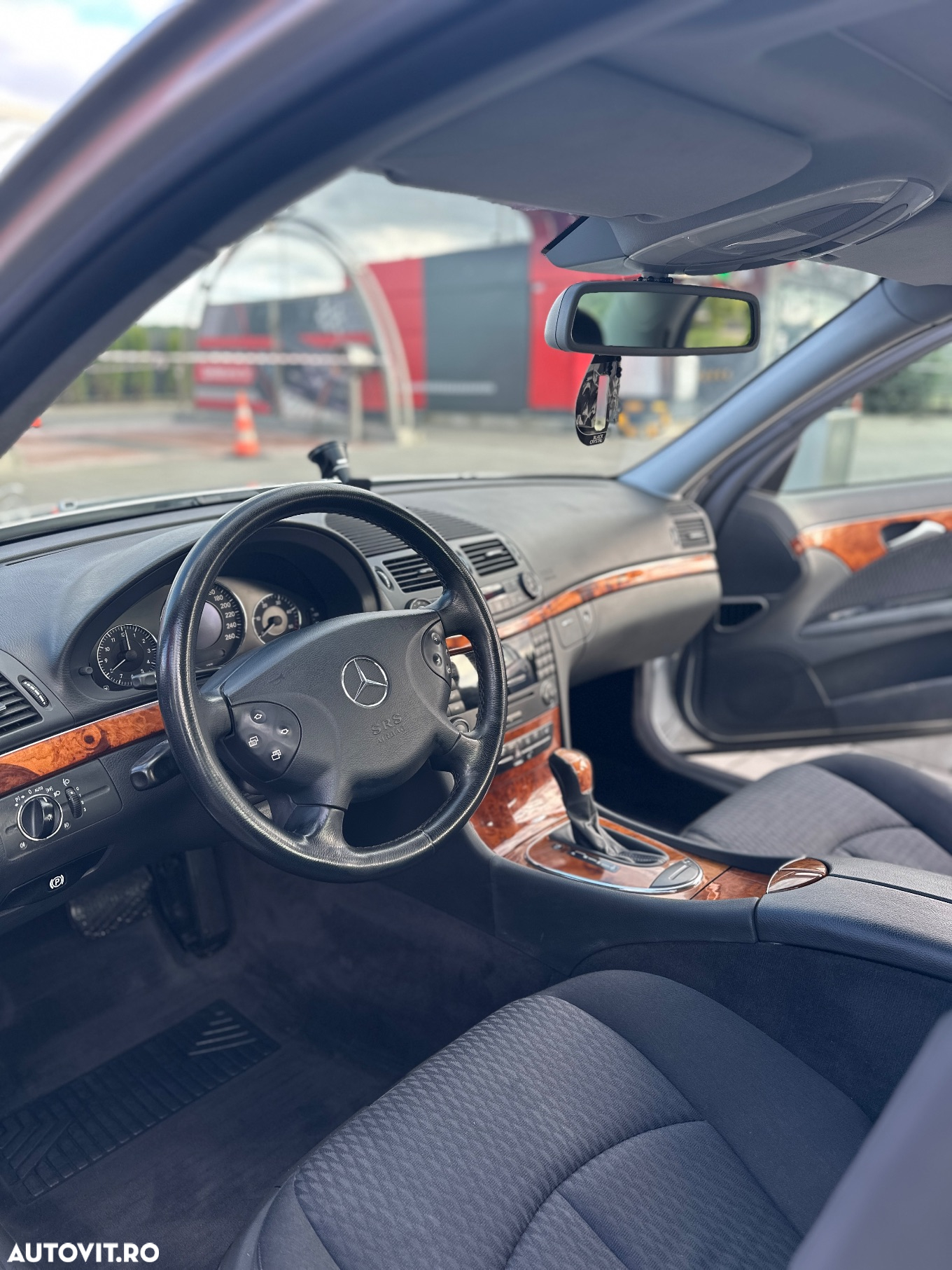 Mercedes-Benz E - 21