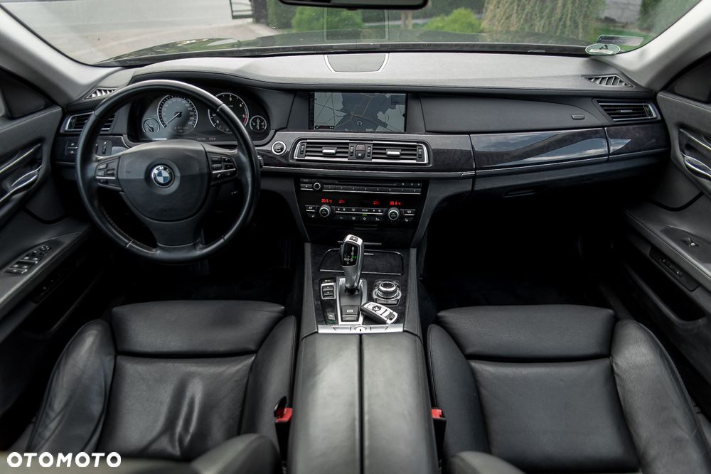 BMW Seria 7 730d - 29