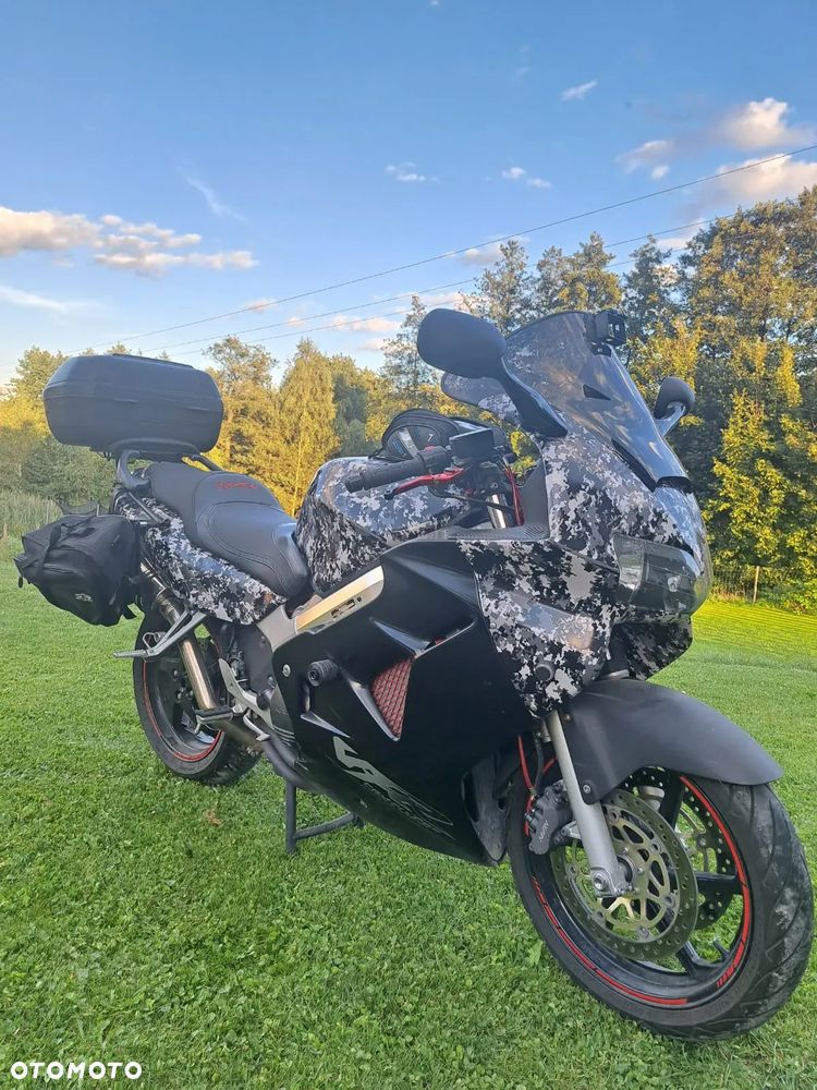 Honda VFR - 1