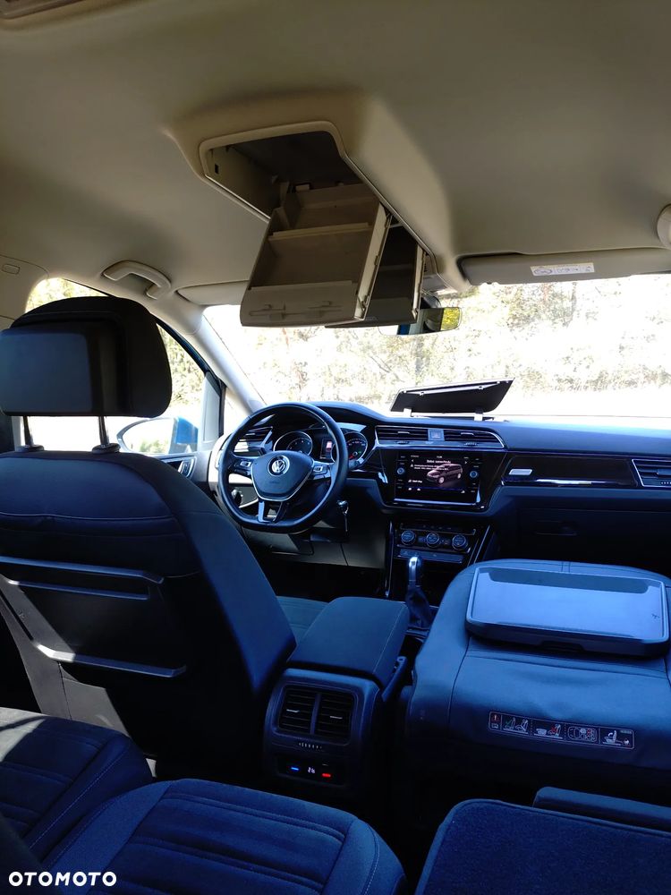 Volkswagen Touran - 17