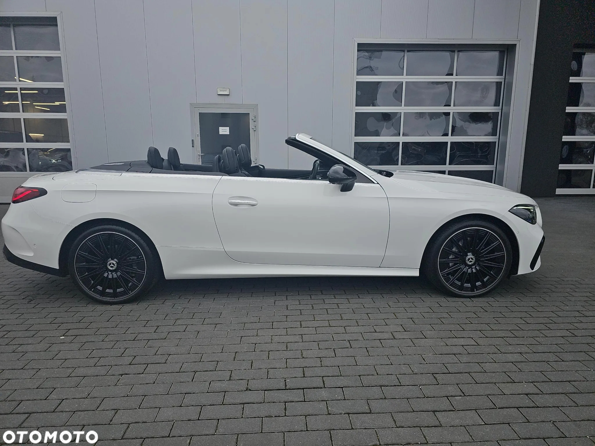 Mercedes-Benz CLE 300 4Matic Cabrio 9G-TRONIC - 19