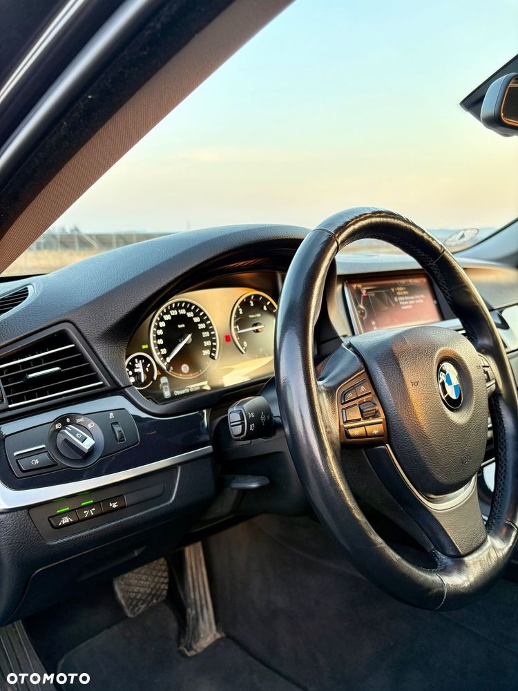 BMW Seria 5 520d - 12