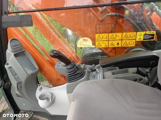 Hitachi ZX210LC-5B - 4