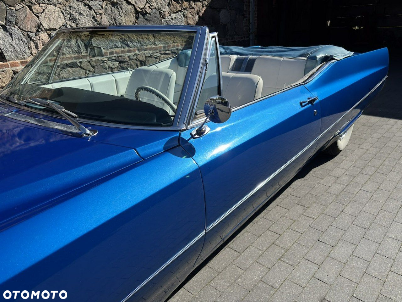 Cadillac Deville - 23