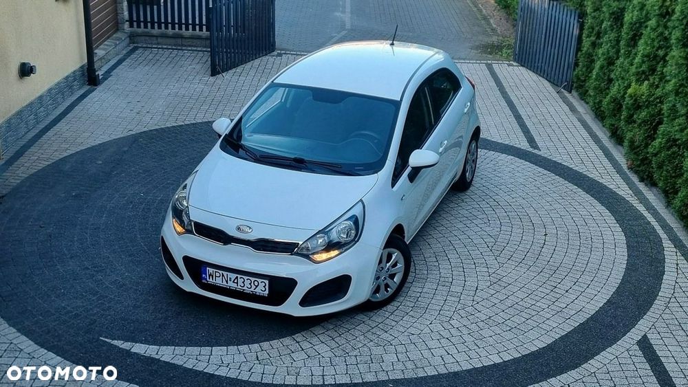 Kia Rio - 16