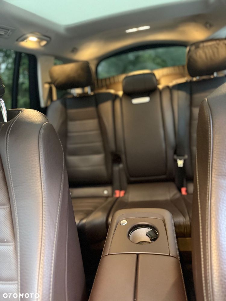 Mercedes-Benz GLS - 9