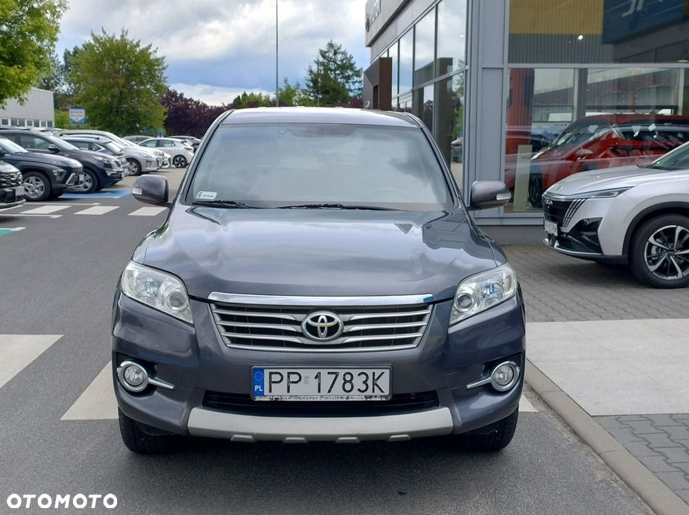 Toyota RAV4 - 8