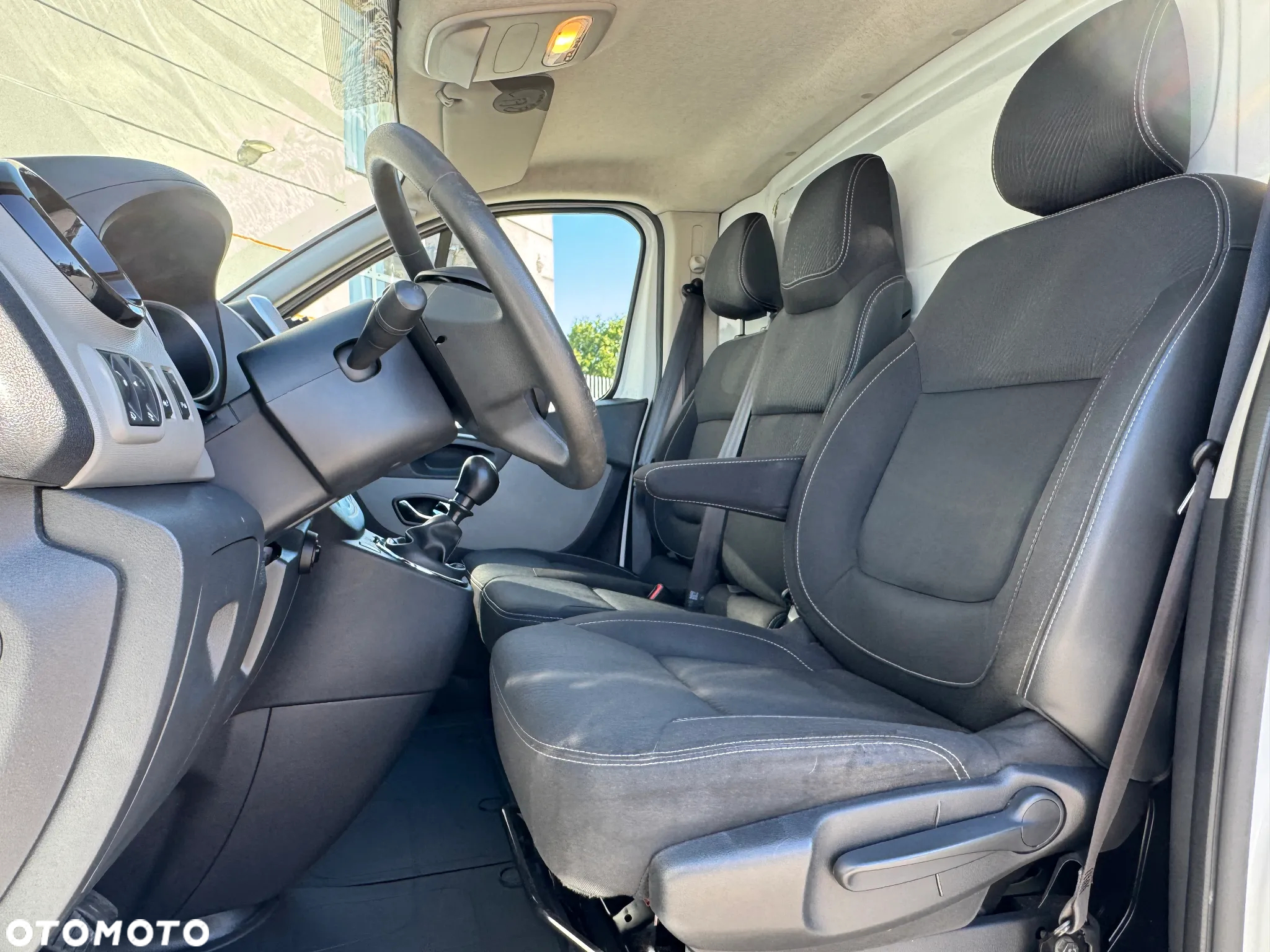 Renault Trafic - 12