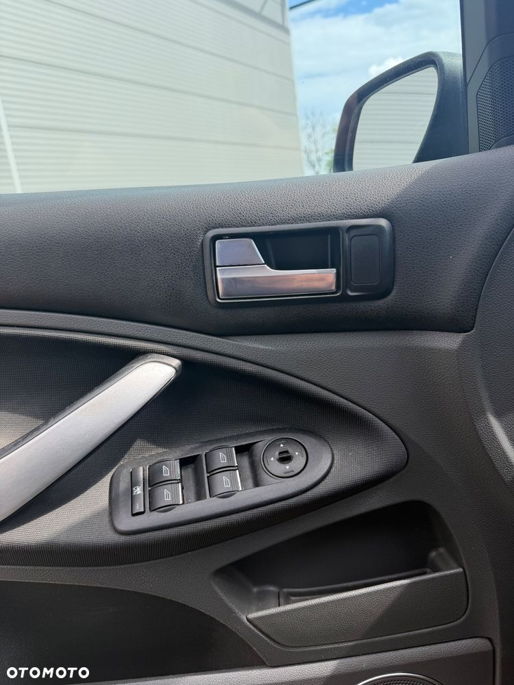 Ford C-MAX 1.8 Titanium - 29